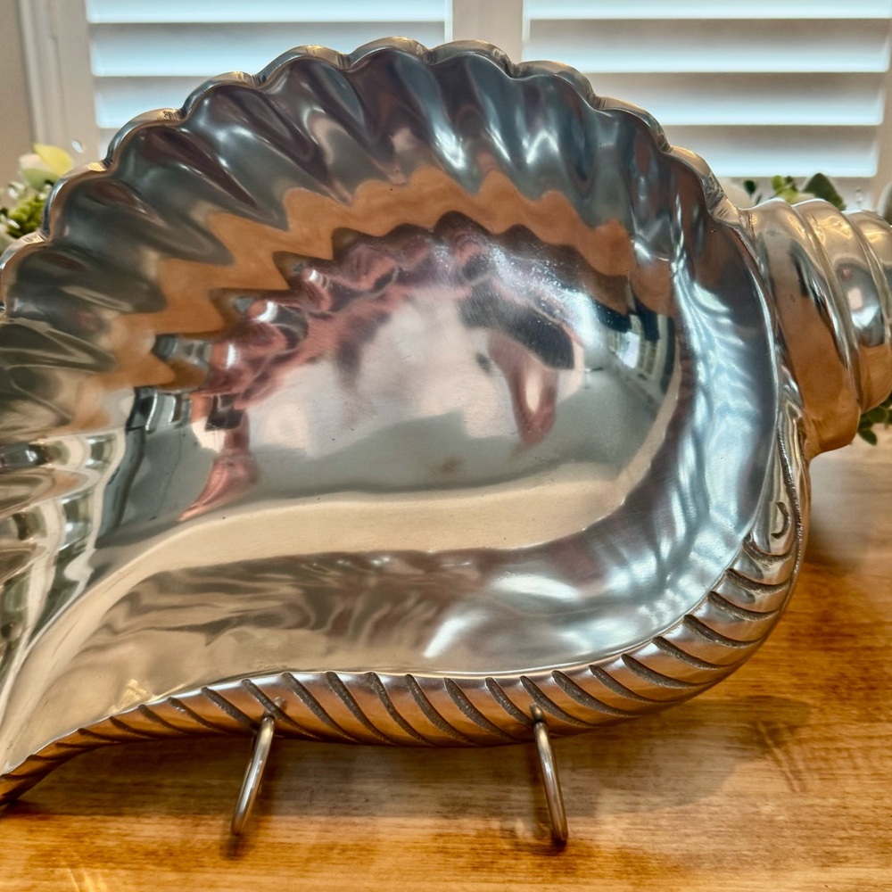 Silver Spiral Shell Serveware for Dining
